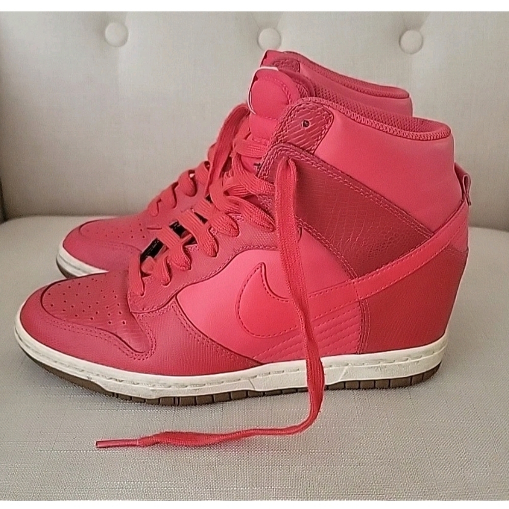 Nike Dunk Sky Hi Red Women’s Size 7.5 Leather Hidden Wedge Sneakers 528899-603 - Picture 5 of 7
